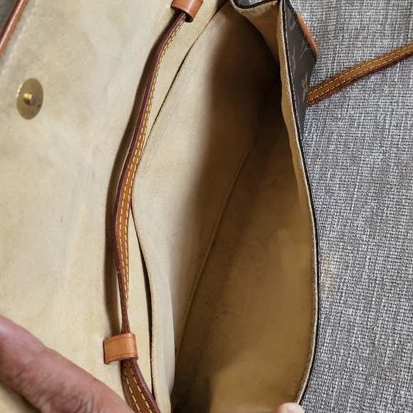 Louis Vuitton Monogram Pochette Twin GM Crossbody Bag Clutch 2 Way. Authentic.. - Picture 8 of 16